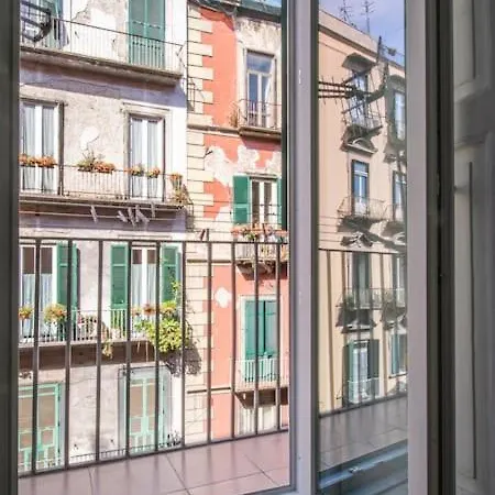 Apartamento Maestosa Casa In Napoli Centro Exterior foto