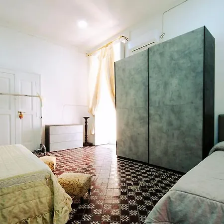 Apartamento Maestosa Casa In Napoli Centro Exterior foto