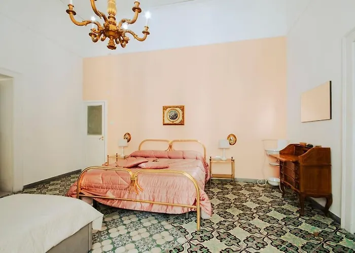 Maestosa Casa In Napoli Centro